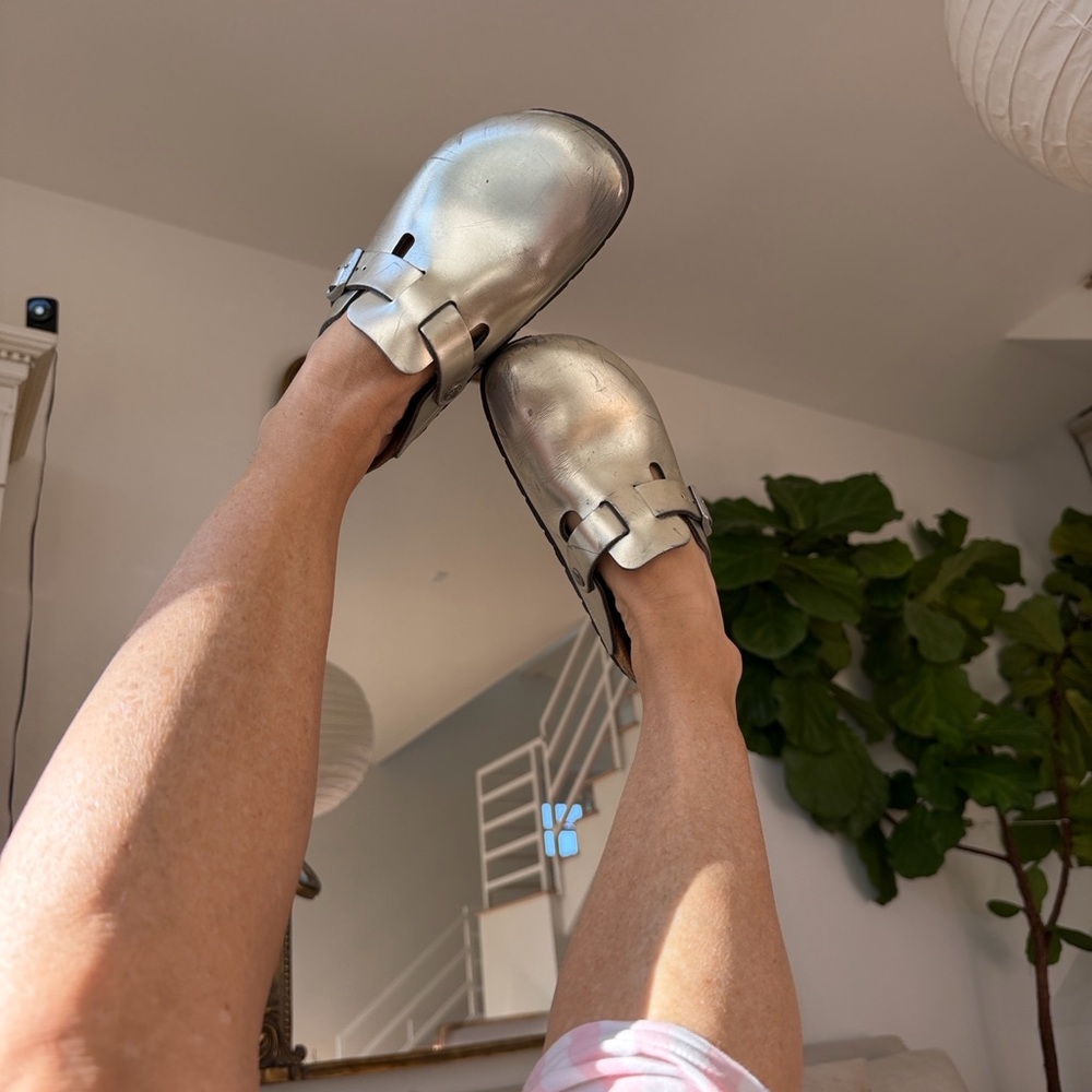 Birkenstock Metallic Silver Clogs - Picture 12 of 12